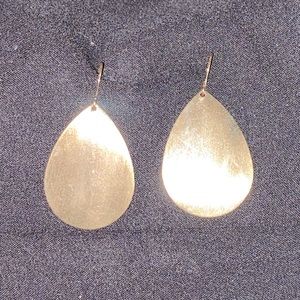 Pendant drop gold earrings